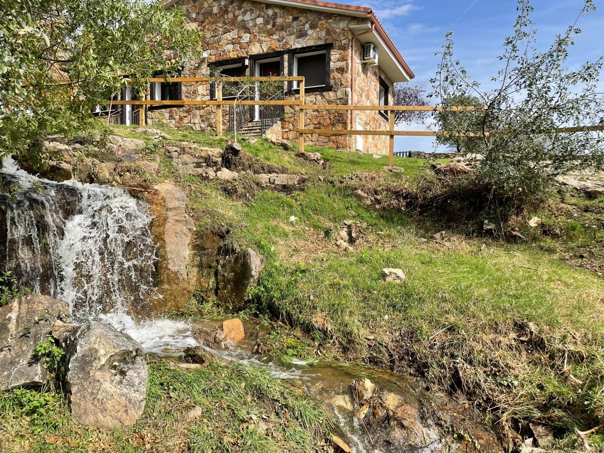 Apartamentos Los Pocillos Gargantilla del Lozoya Exterior foto